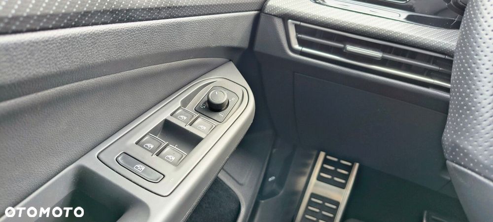 Volkswagen Golf 2.0 TSI 4Motion R DSG - 39