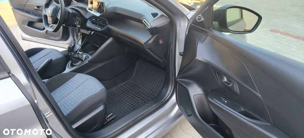 Peugeot 208 - 9