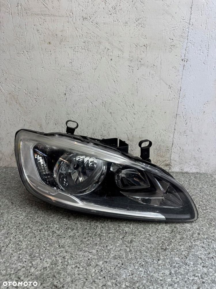 lampa prawy przód zwykła volvo s60 ii v60 i 2013-2018 31420272 - 2