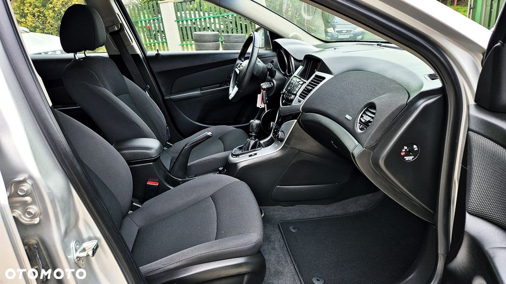 Chevrolet Cruze 1.6 - 36