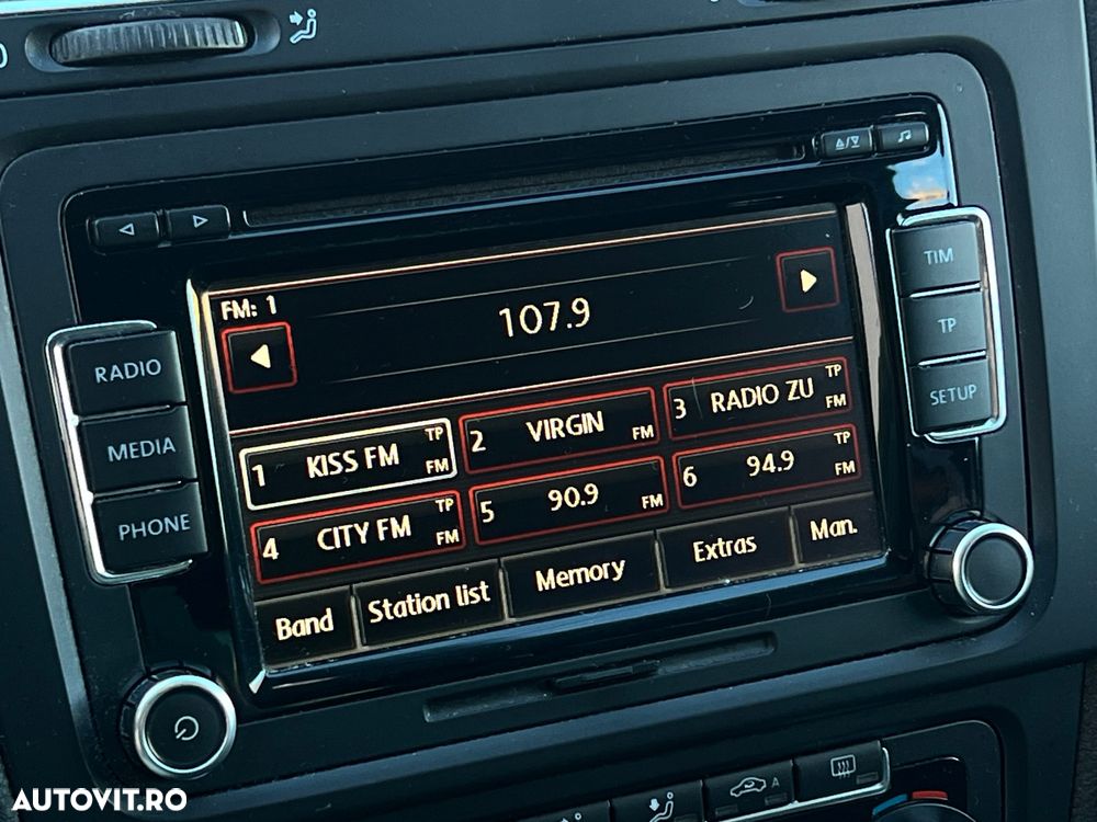 Volkswagen Golf 2.0 TDI Comfortline - 23