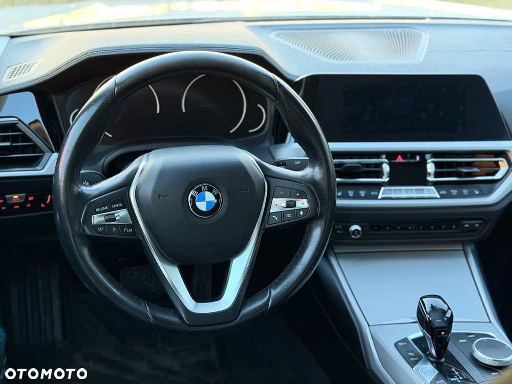 BMW Seria 3 320i Advantage - 9