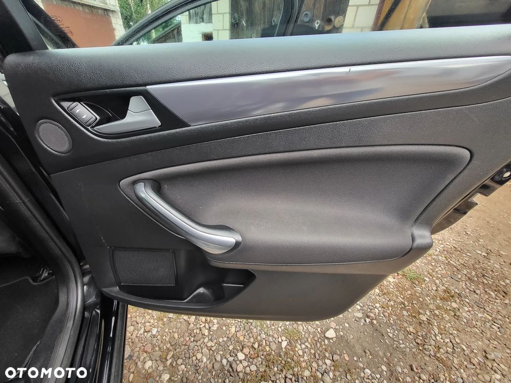 Ford Mondeo 2.0 TDCi Ambiente - 34