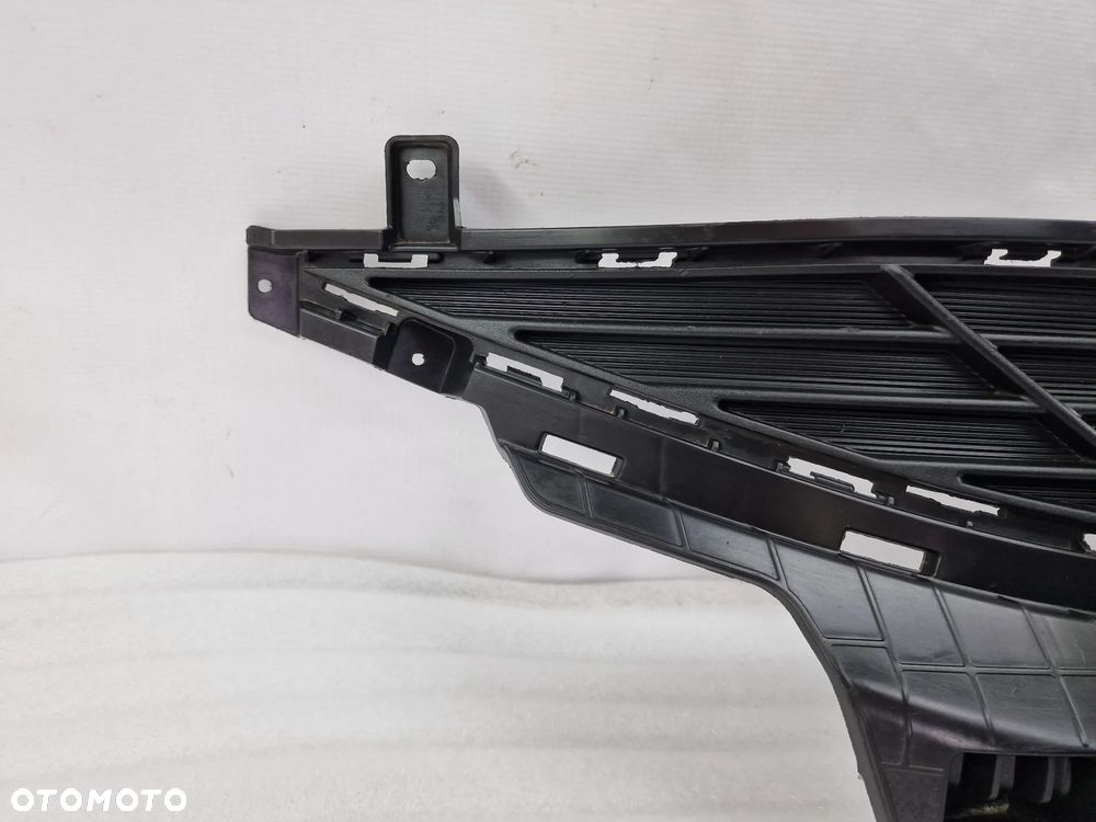 HYUNDAI TUCSON IV 20- KRATKA ŚRODKOWA ZDERZAKA PRZEDNIEGO PRZÓD POD RADAR , NR 86531-N7010 , NR AUKCJI KR437 - 2