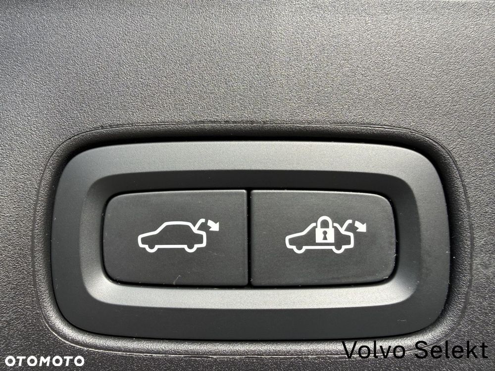 Volvo V90 Cross Country - 12