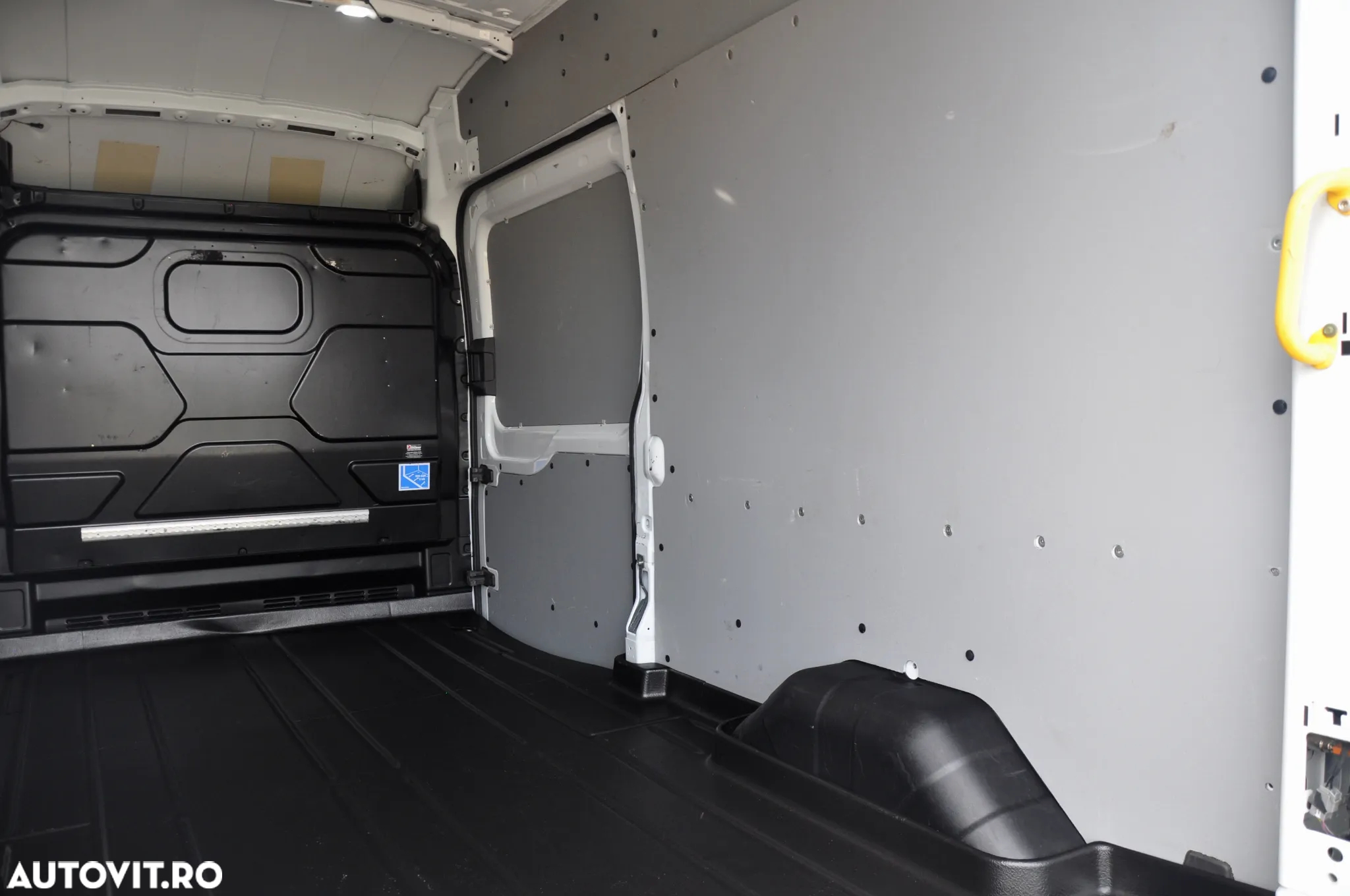Ford Transit L3H3 Van 3 Locuri - 11