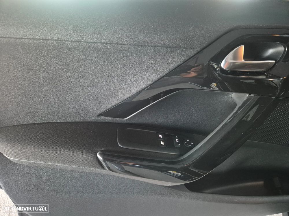 Peugeot 208 1.4 HDi SE Style - 8