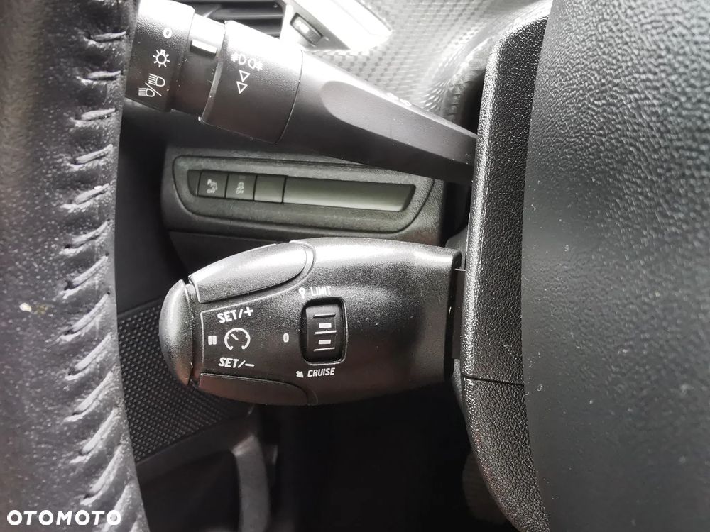 Peugeot 2008 1.2 Pure Tech Style EU6 - 14