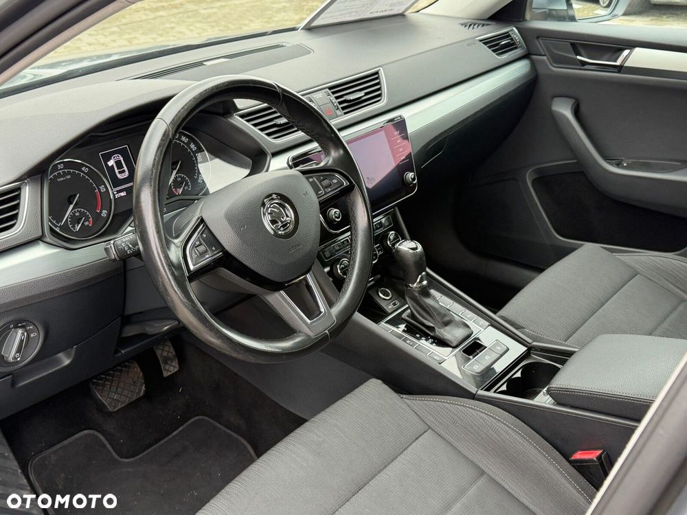 Skoda Superb 2.0 TDI Ambition DSG - 9