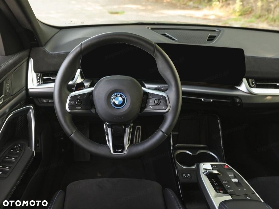 BMW iX2 - 9