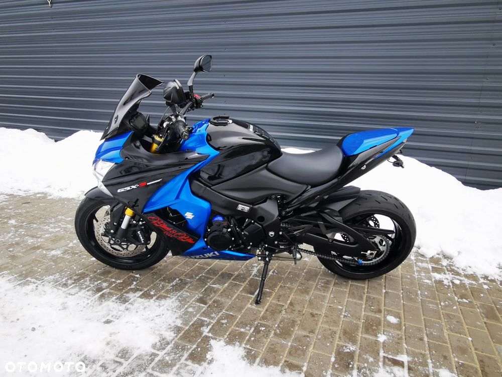 Suzuki GSX - 33