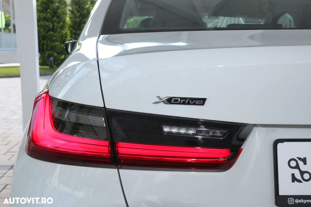 BMW Seria 3 320d xDrive AT Sport Line - 4