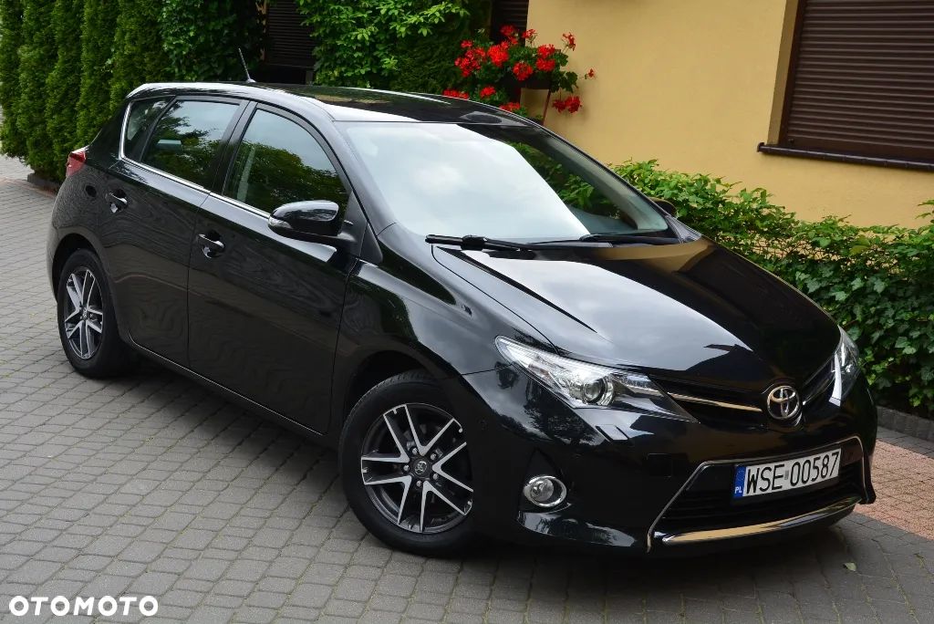 Toyota Auris 1.6 Valvematic Comfort - 1