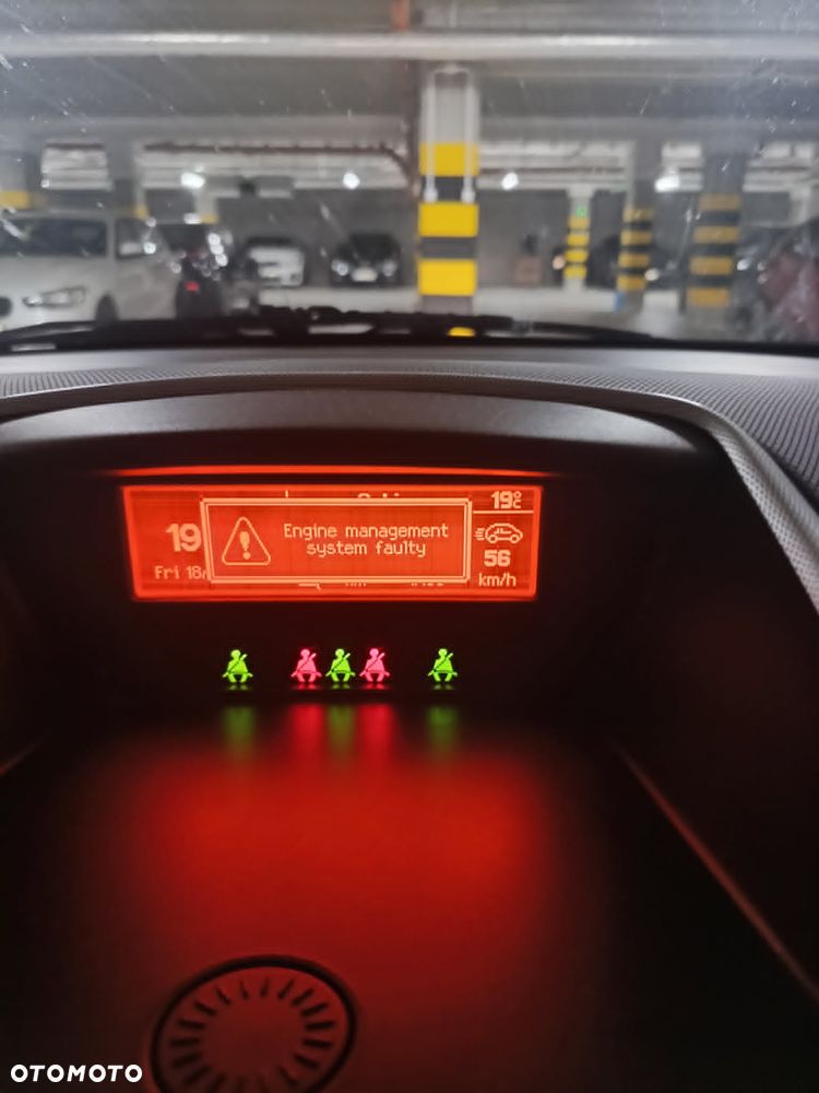Peugeot 207 1.4 16V Trendy - 10