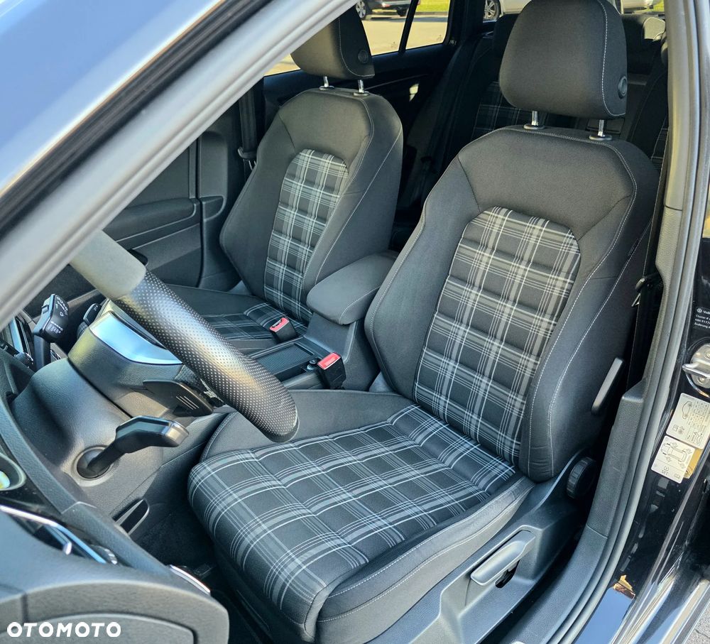 Volkswagen Golf GTD 2.0 TDI SCR DSG - 19