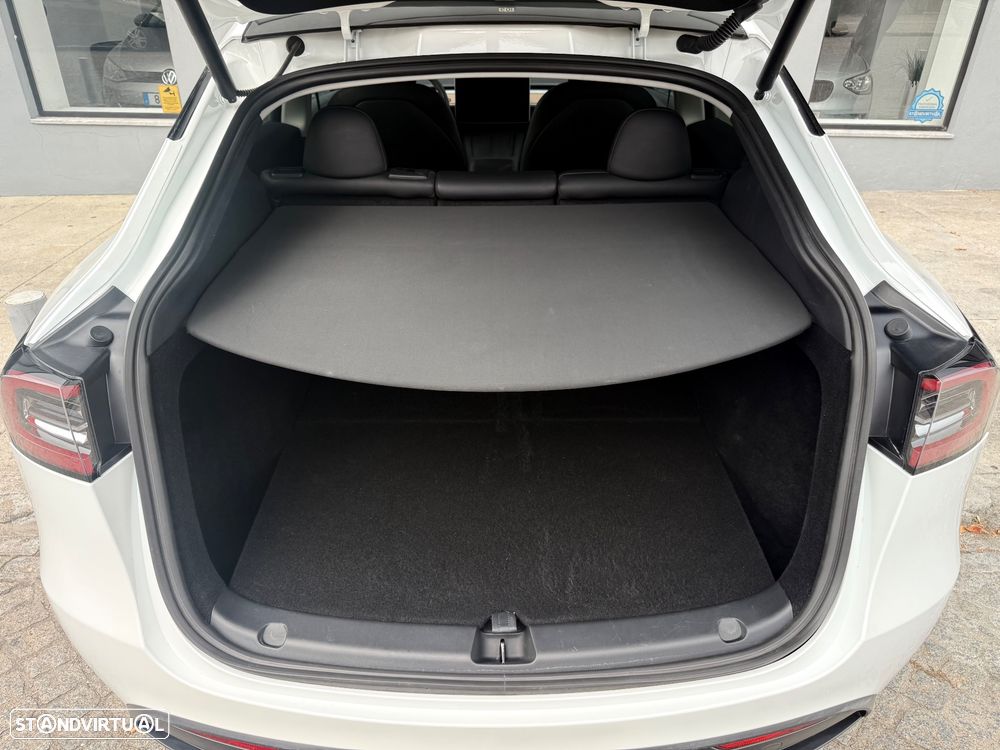 Tesla Model Y Long Range Dual Motor AWD - 24
