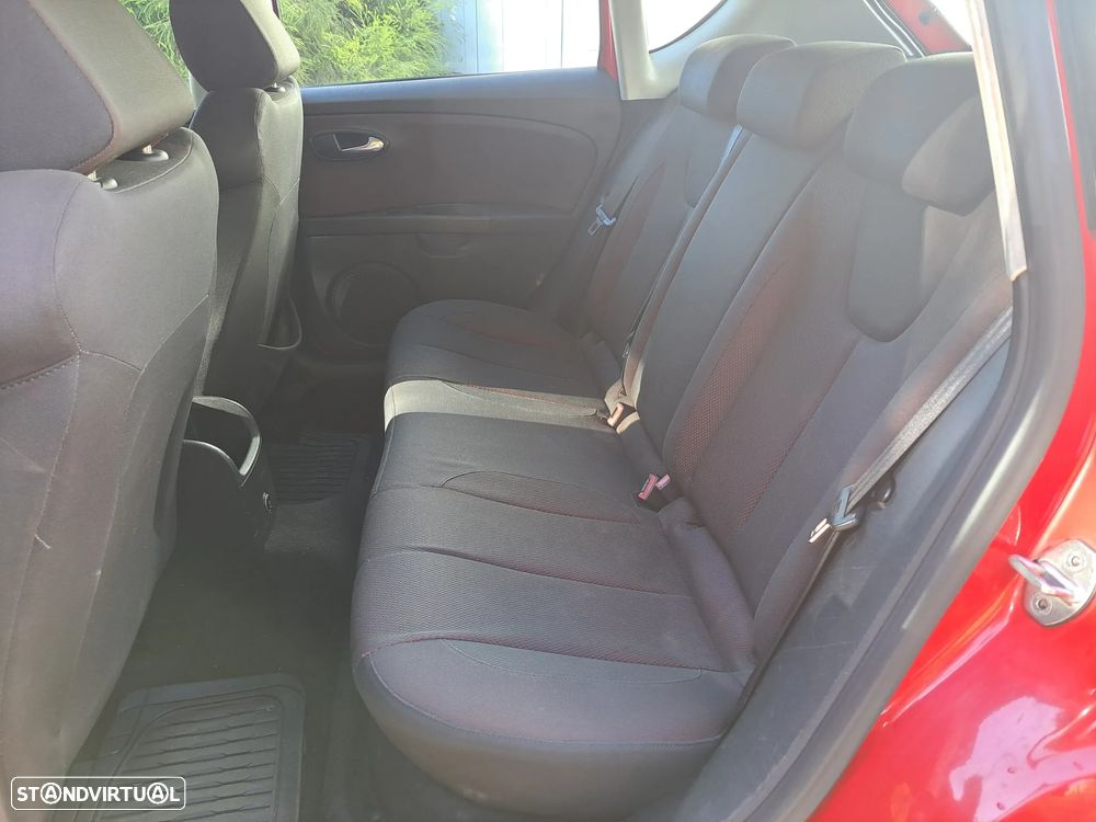 SEAT Leon 1.9 TDI DPF Sport - 8