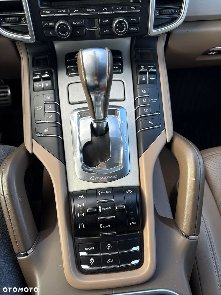 Porsche Cayenne GTS - 32