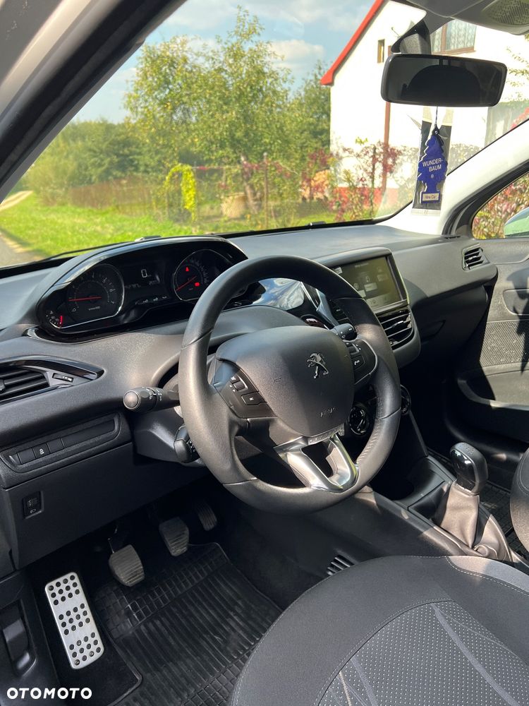 Peugeot 208 1.2 VTi Style - 12