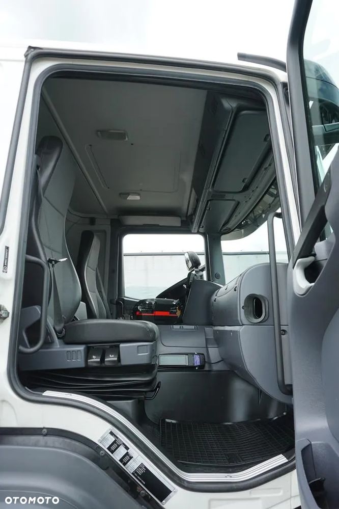 Scania / P 420 / 8 X 4 / TRIDEM / SKRZYNIOWY + HDS / PALFINGER PK 26002 / WYS. 12 M / DŁ. 8 M - 10