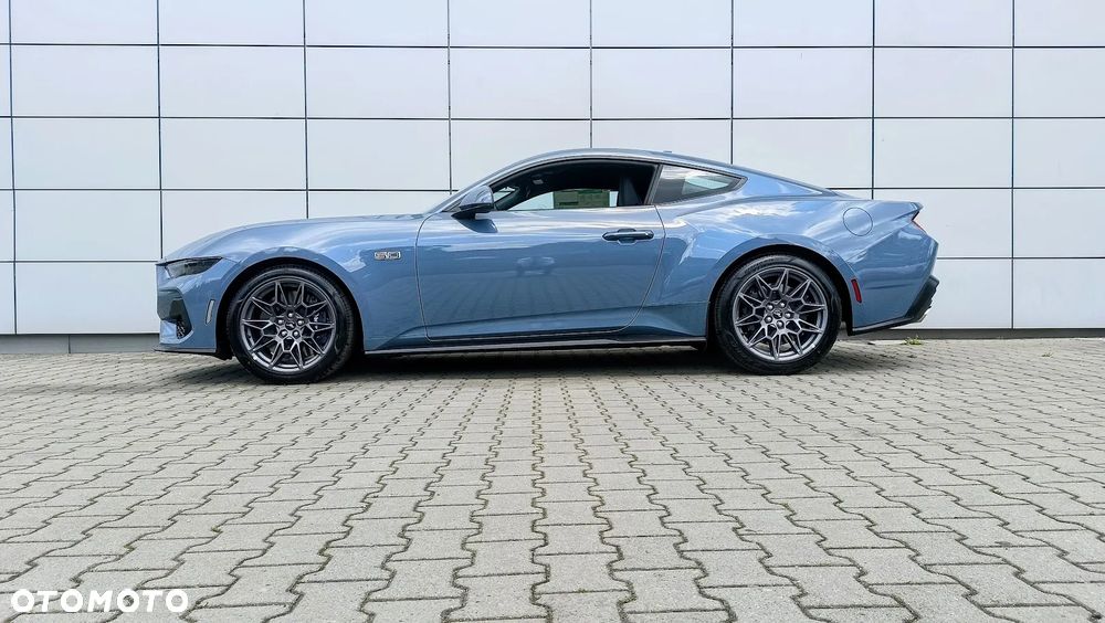 Ford Mustang - 6