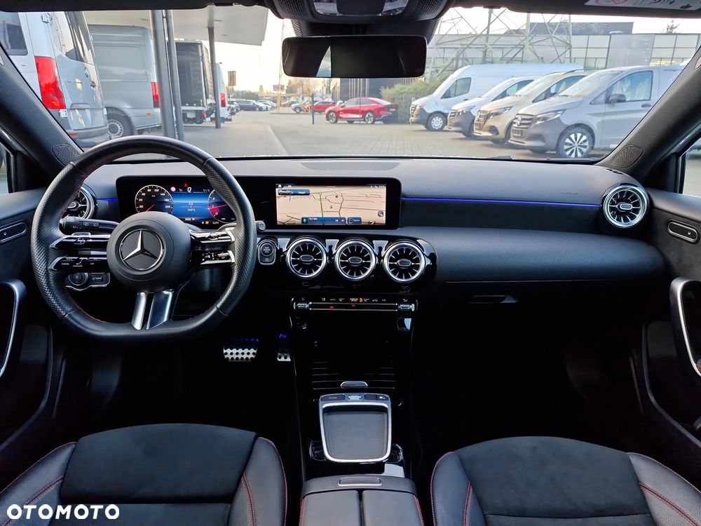 Mercedes-Benz Klasa A 220 4-Matic AMG Line 7G-DCT - 10