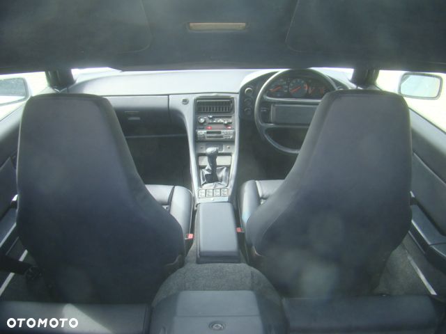 Porsche 928 - 24
