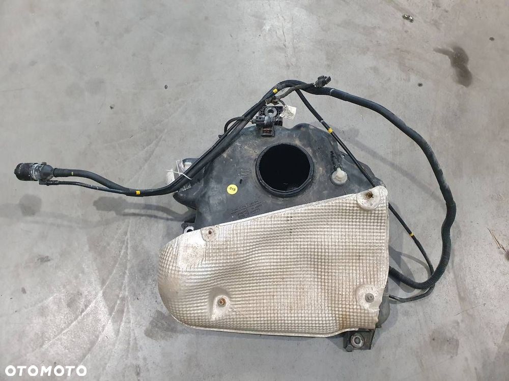 ZBIORNIK ADBLUE AUDI Q5 8RB 2.0 TDI 177KM QUATTRO 8R0131877 KOMPLETNY - 1