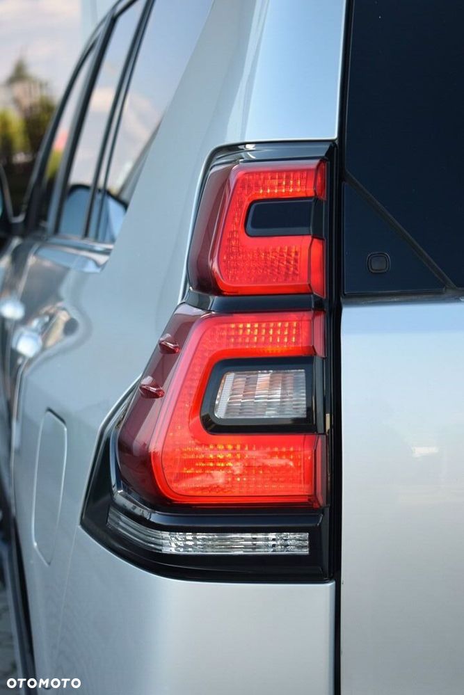 Toyota Land Cruiser - 16