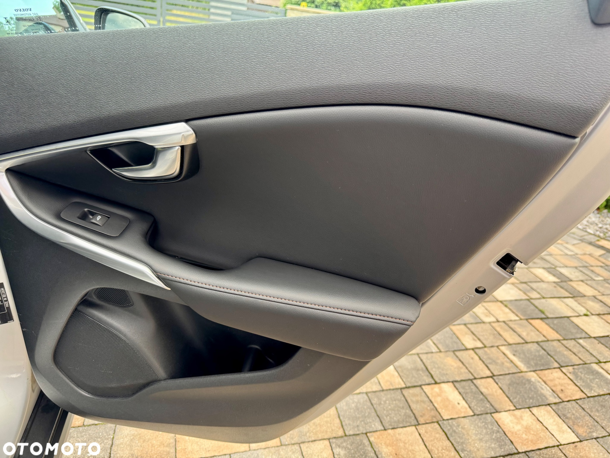 Volvo V40 Cross Country T3 Momentum - 27