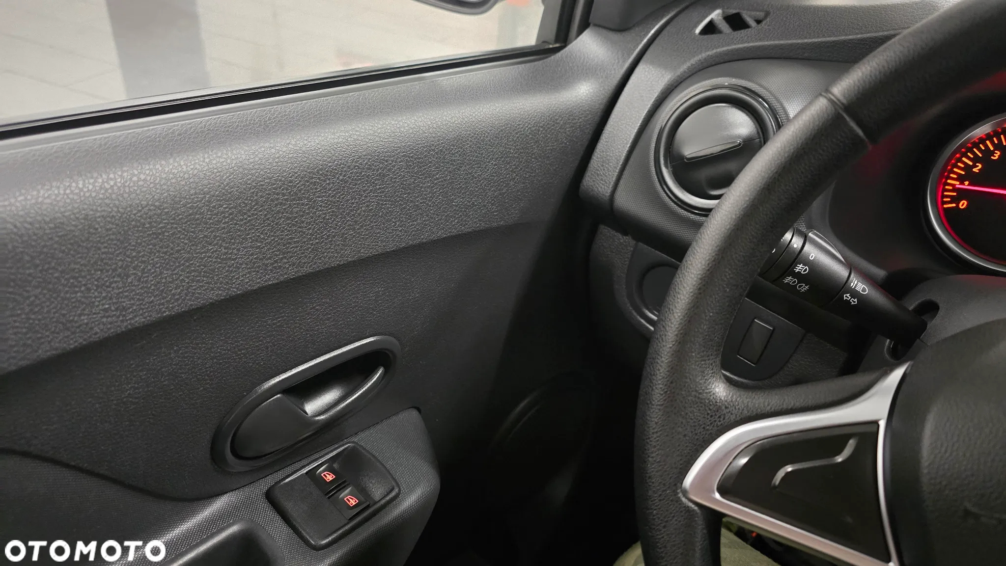 Dacia Logan MCV 0.9 TCe SL Celebration S&S - 18