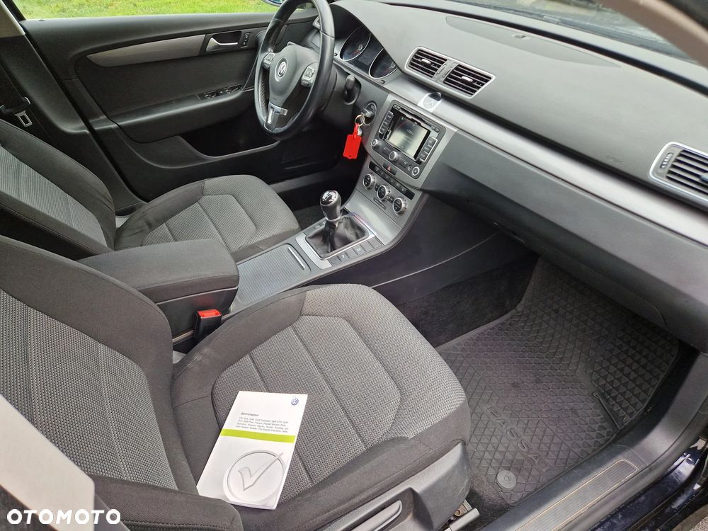 Volkswagen Passat Variant 2.0 Blue TDI SCR Comfortline - 18