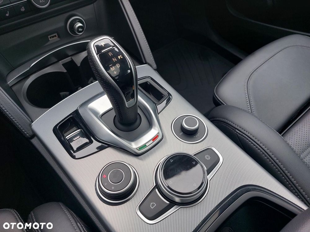 Alfa Romeo Stelvio 2.0 Turbo Veloce Q4 - 22