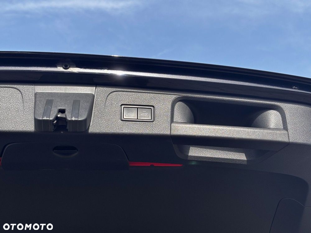 Volkswagen Passat Variant 2.0 TDI SCR Elegance DSG - 38