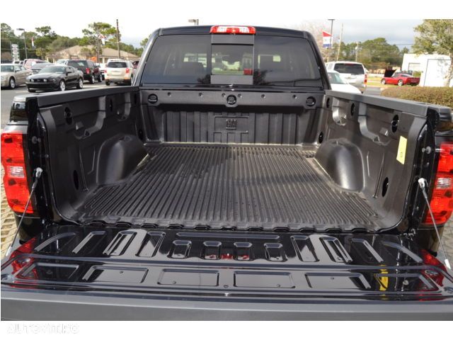 Chevrolet Silverado - 8