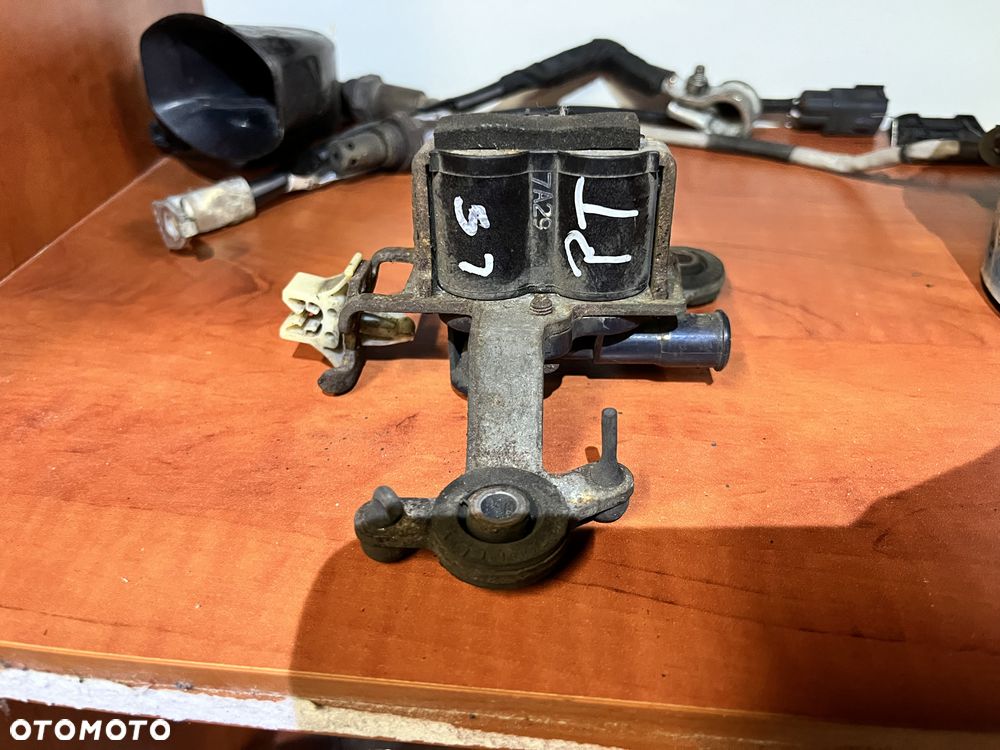 Rozdzielacz powietrza pneumatyki Lexus LS460/ 600h 07-12r.