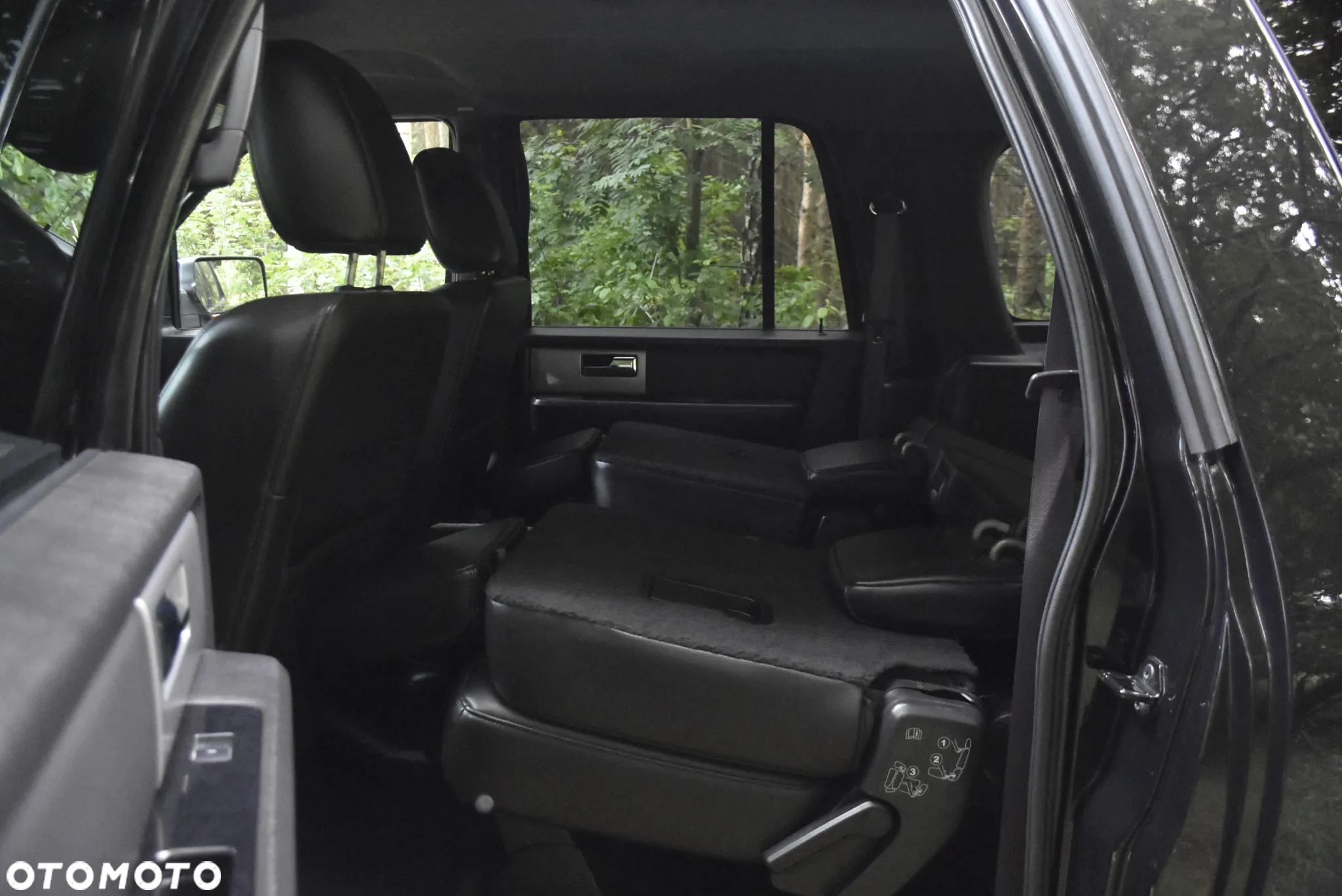 Ford Expedition - 11