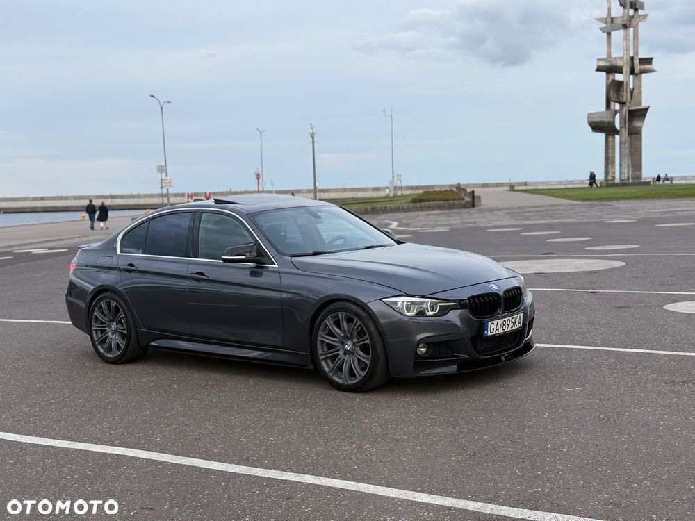 BMW Seria 3 330i xDrive M Sport - 3