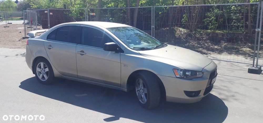 Mitsubishi Lancer 1.8 Invite - 2