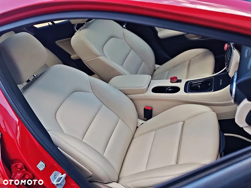 Mercedes-Benz GLA 250 4-Matic - 21