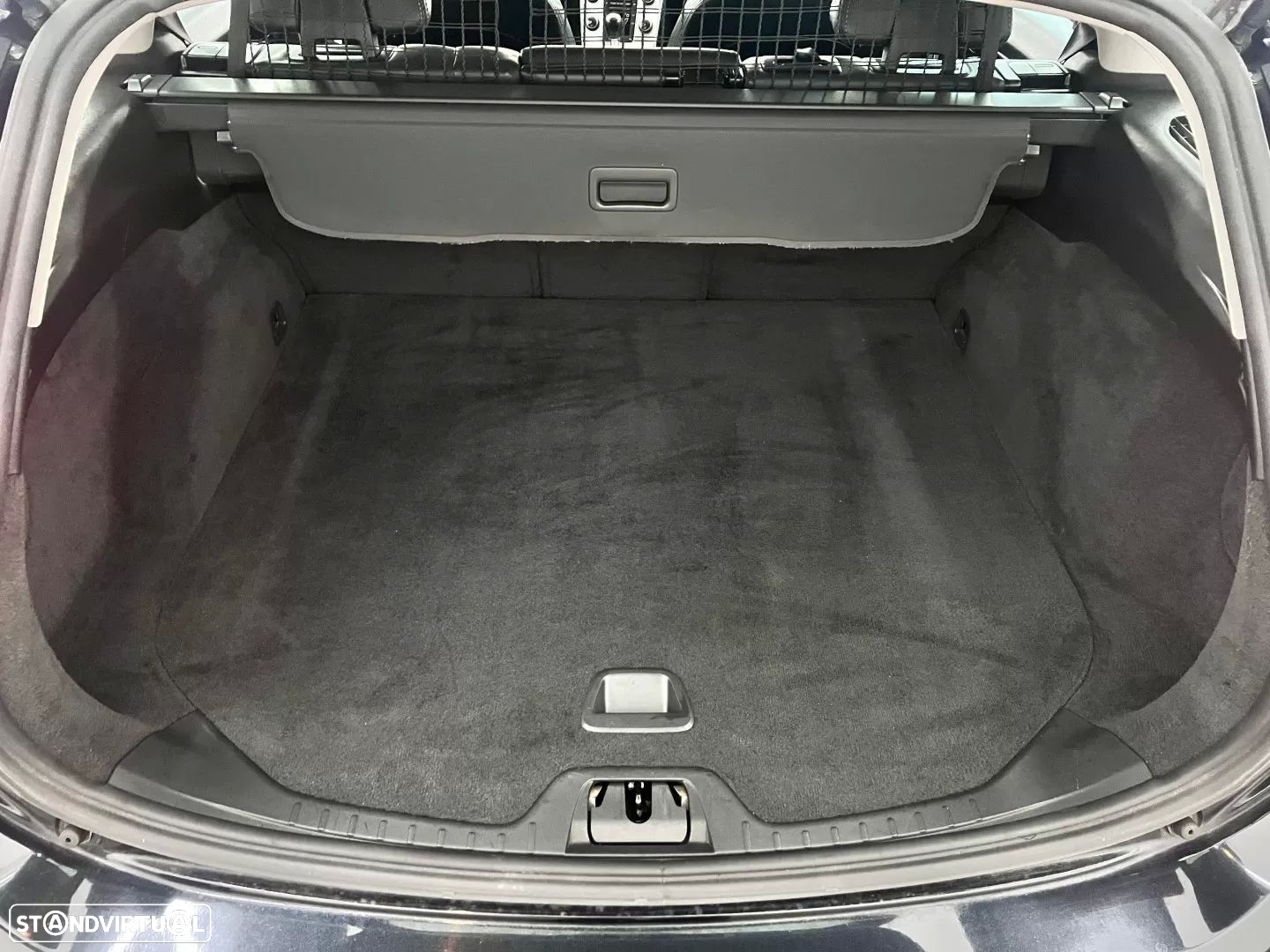 Volvo V60 2.0 D3 R-Design Start/Stop - 29