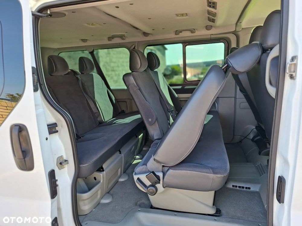 Renault Trafic Grand Passenger Black Edition - 12
