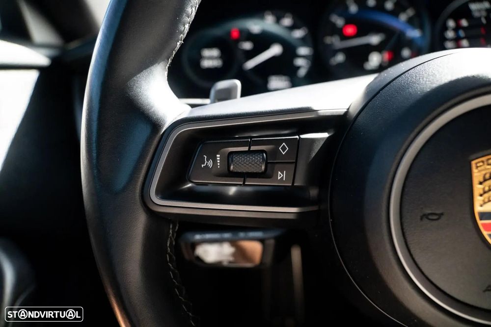 Porsche 911 (992) - 18