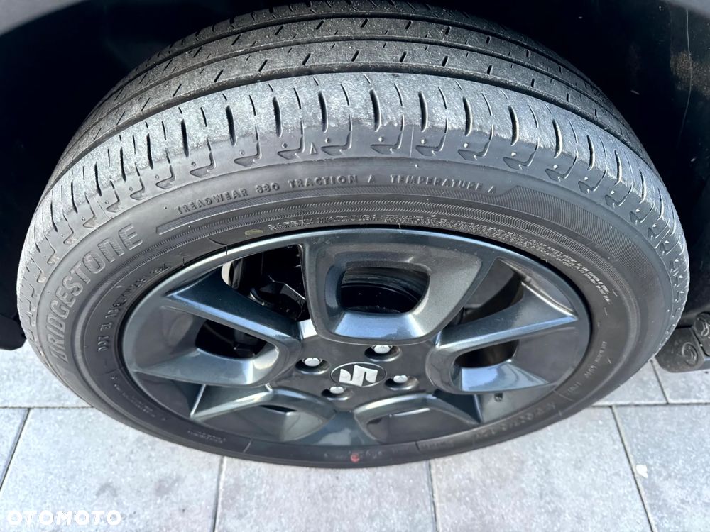 Suzuki Ignis 1.2 Premium 4WD - 26