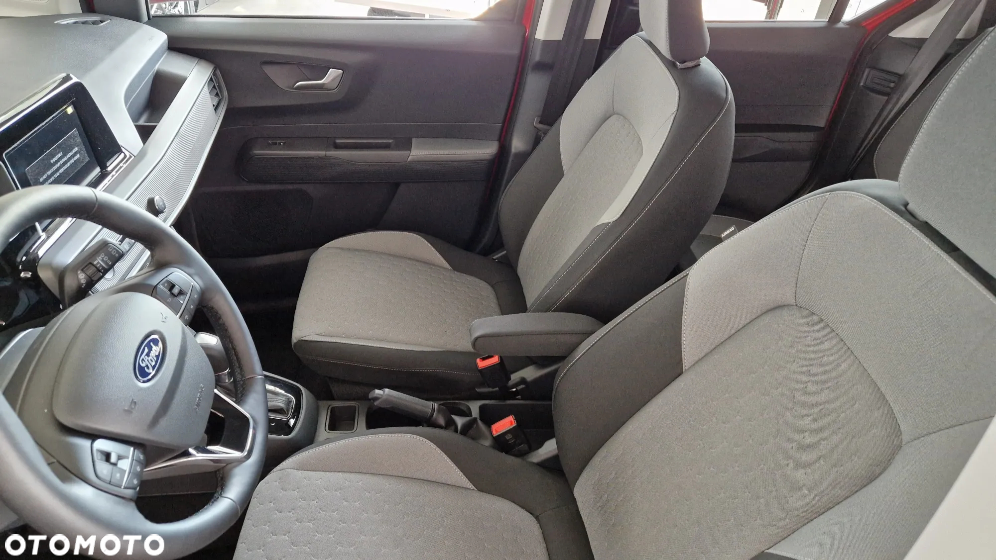Ford Tourneo Courier 1.0 EcoBoost Titanium - 24