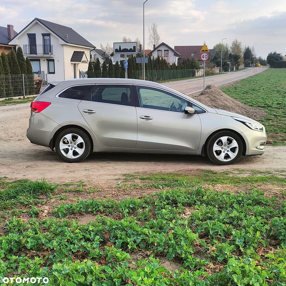 Kia Ceed 1.6 CRDi 128 ISG Platinum Edition - 5