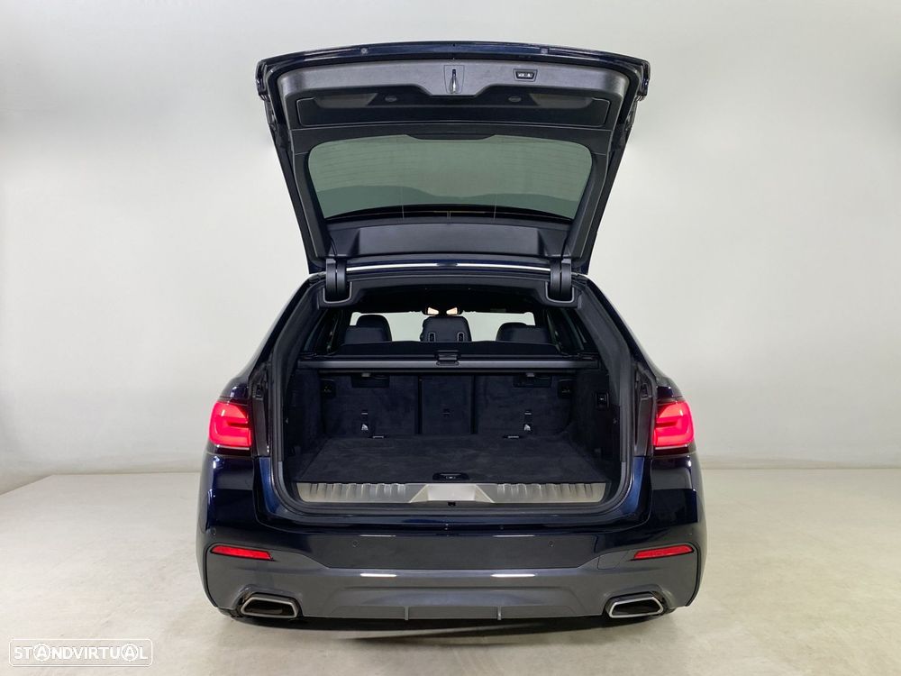 BMW 530 e Pack Desportivo M - 8