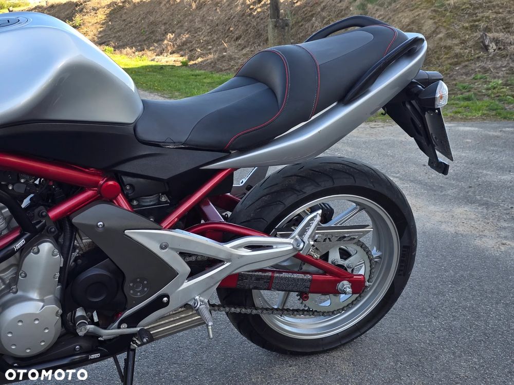 Kawasaki ER - 7