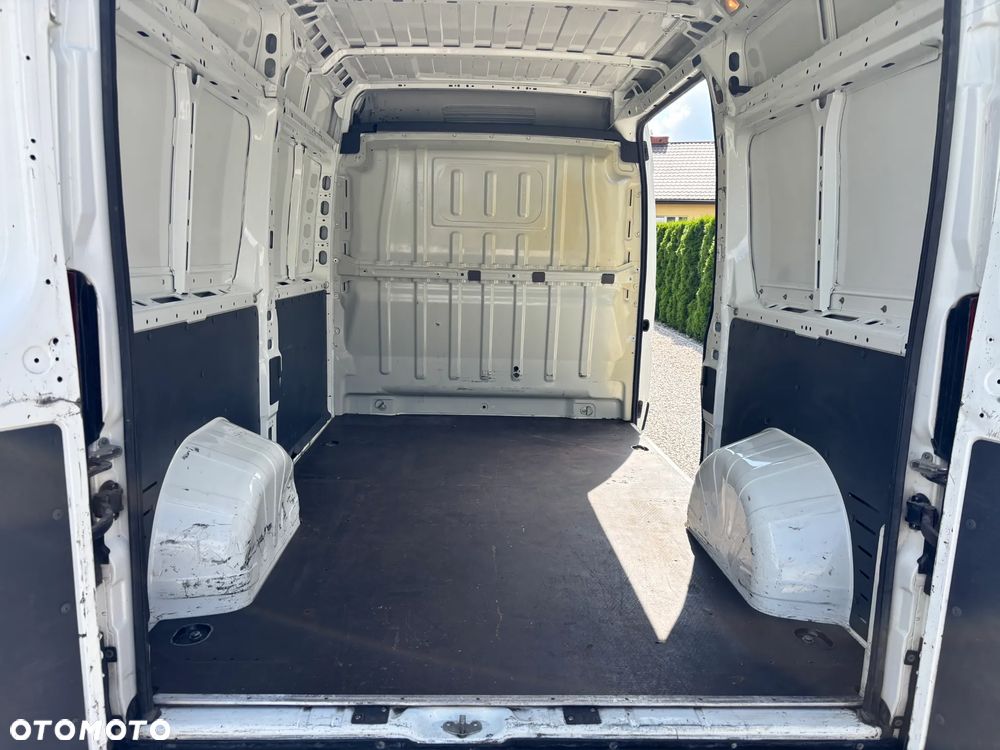 Peugeot Boxer L2H2**Klimatyzacja**Hak**Sprowadzony - 7