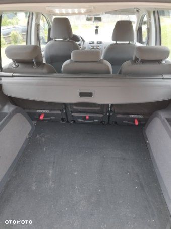 Volkswagen Touran - 9